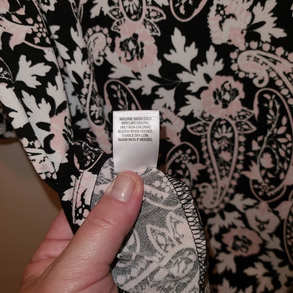 COPY - Roz and Allie plus size top short sleeve - Picture 7 of 7